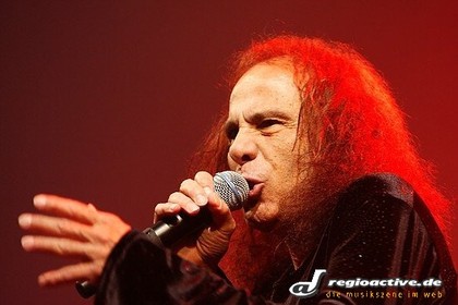 "vater der teufelshörner" erlag dem krebs - Ronnie James Dio gestorben 
