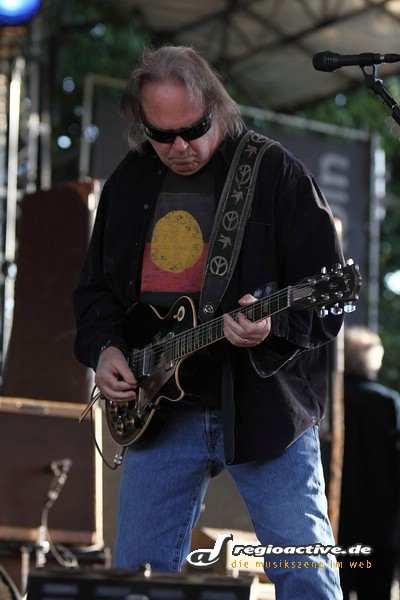 Neil Young (live in Köln, 2009)
Foto: Thomas Galambos